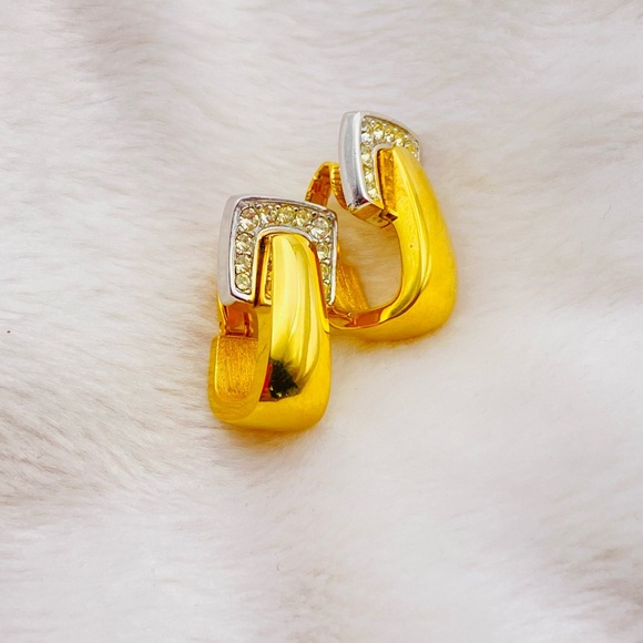 Authentic Givenchy Rhinestone gold and silver tone clip earring - Picture 5 of 10